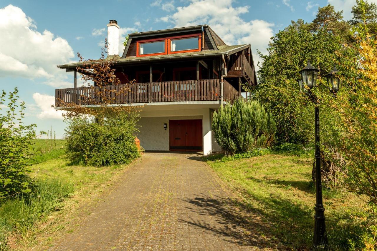 Blockhaus Eifelsteig W/ Kamin Garten & Feuerstelle Berndorf  المظهر الخارجي الصورة