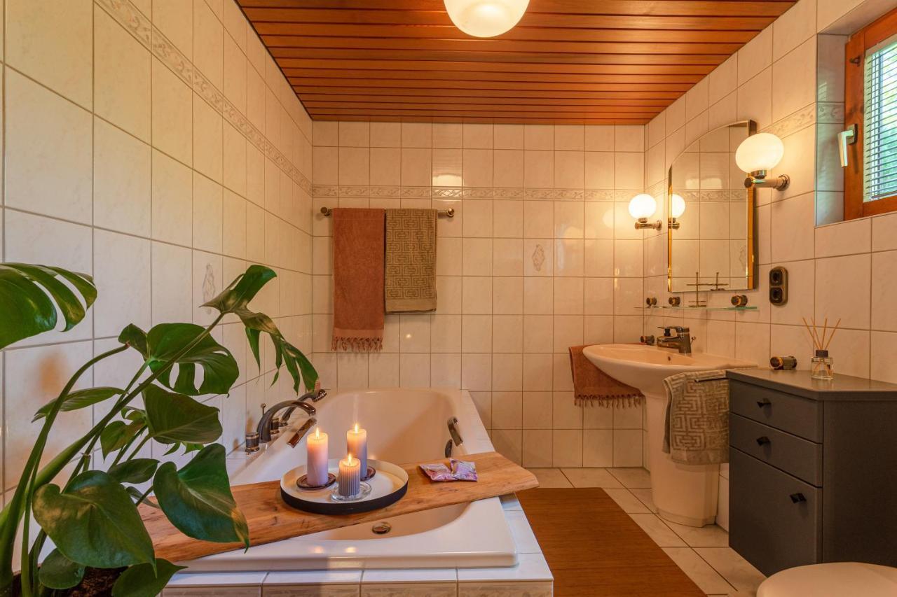 Blockhaus Eifelsteig W/ Kamin Garten & Feuerstelle Berndorf  المظهر الخارجي الصورة