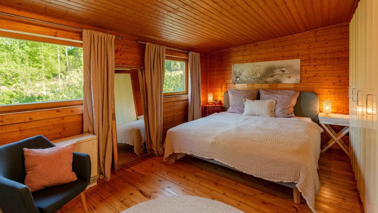 Blockhaus Eifelsteig W/ Kamin Garten & Feuerstelle Berndorf  المظهر الخارجي الصورة